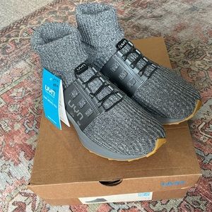 UYN UYNNER Merino Sneakers NWT